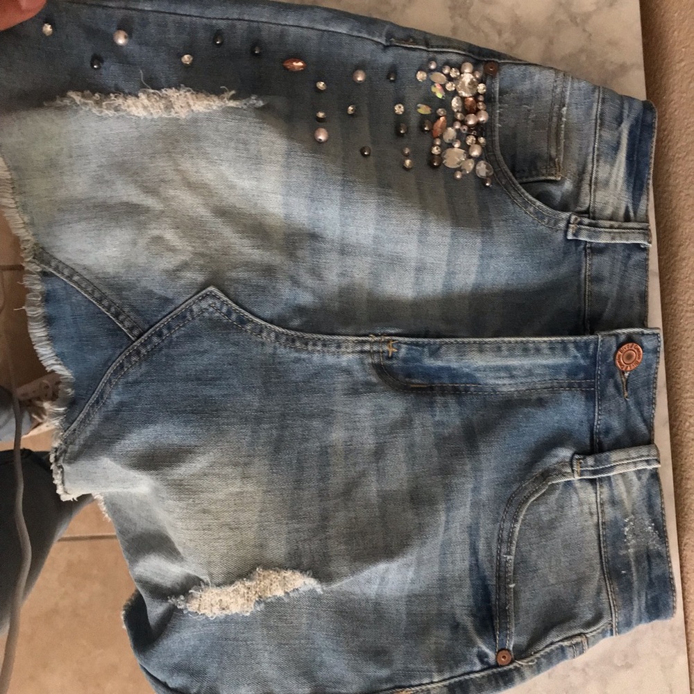 Denim skirt with rhinestone